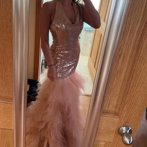 never worn prom dress! decided not to go to prom, only worn for picture